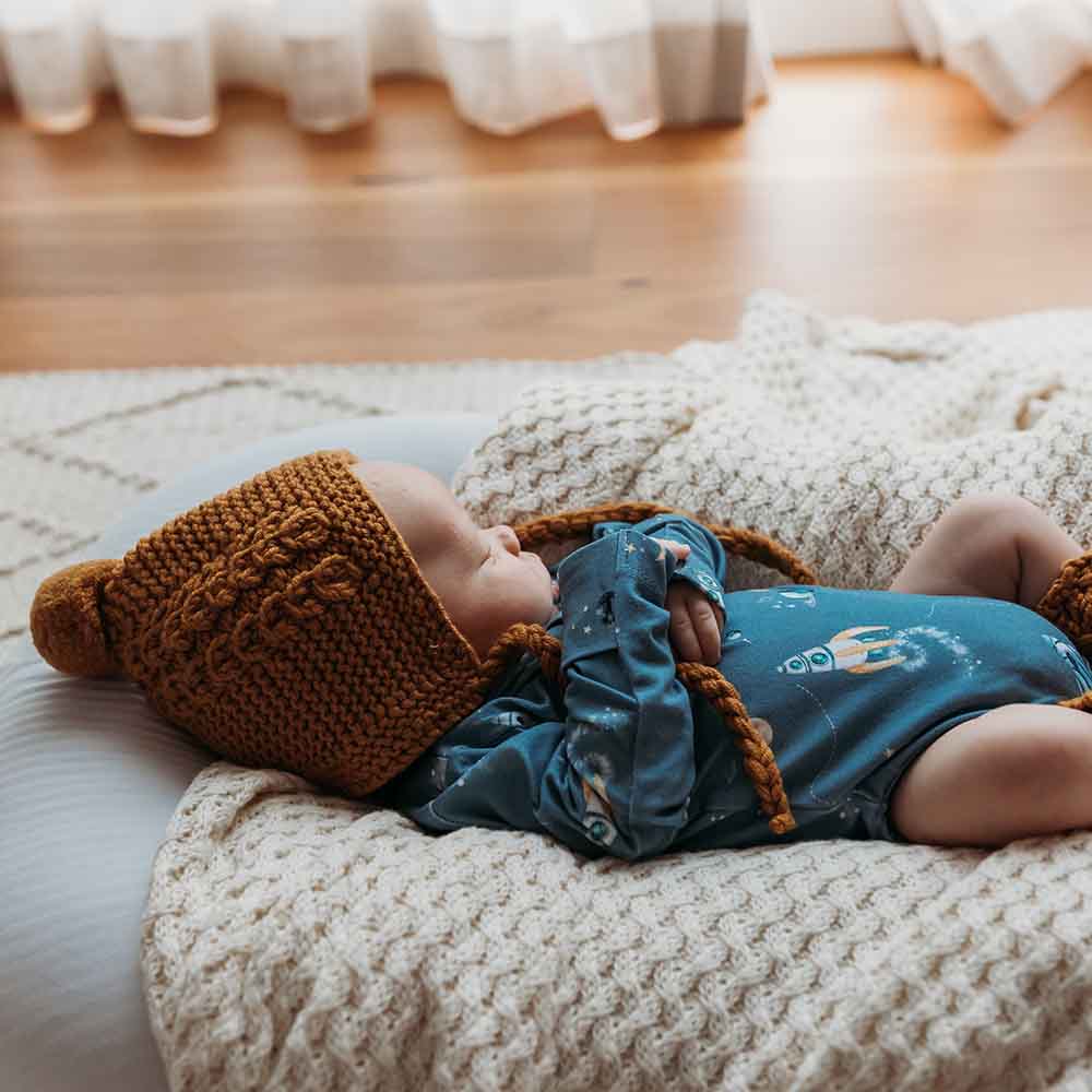Bronze Merino Wool Bonnet & Booties - Image 10