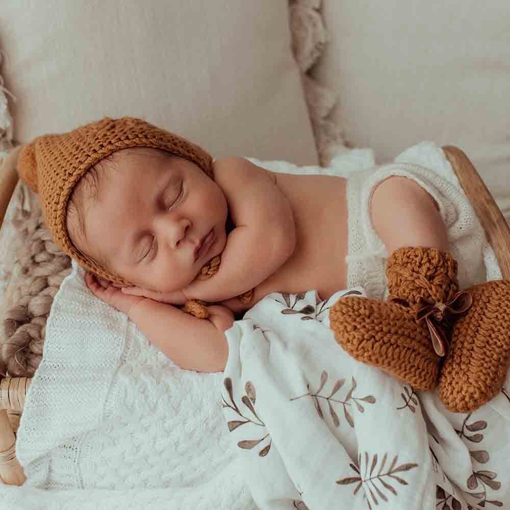 Bronze Merino Wool Bonnet & Booties - Image 9