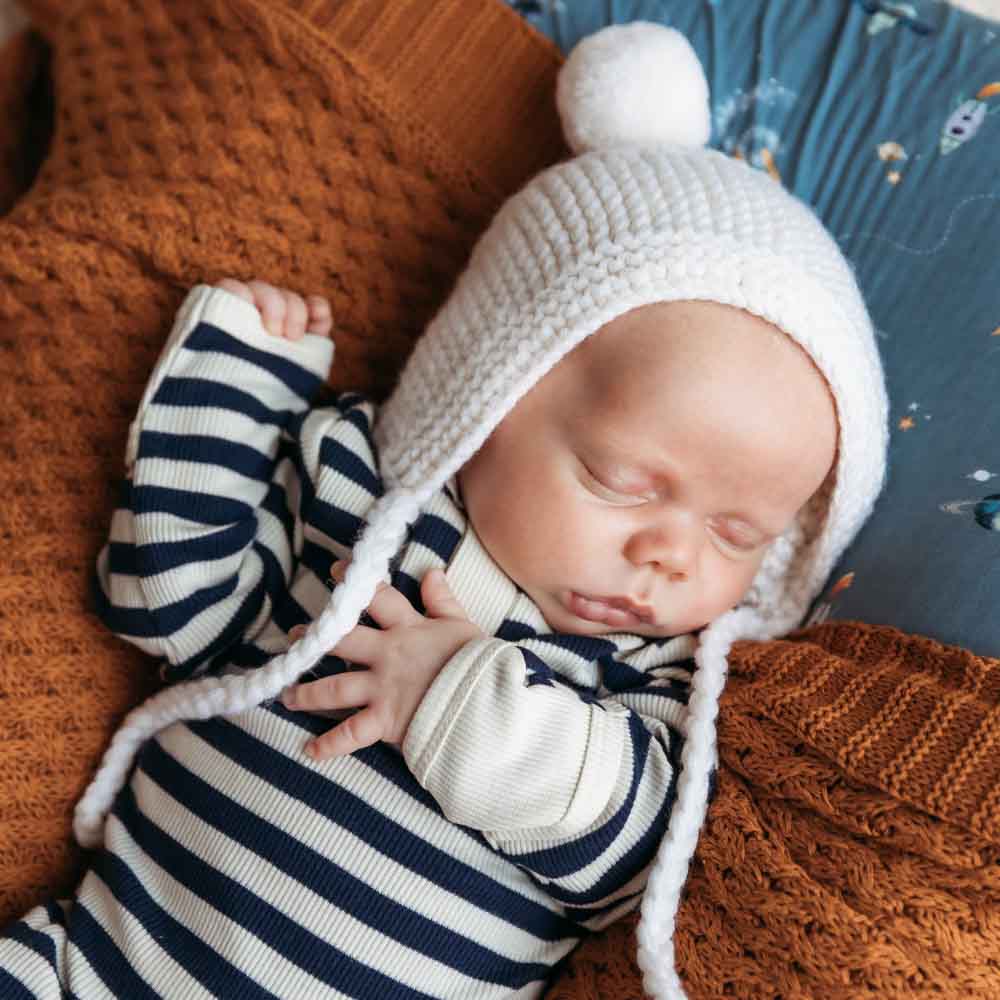 Ivory Merino Wool Bonnet & Booties - Image 6