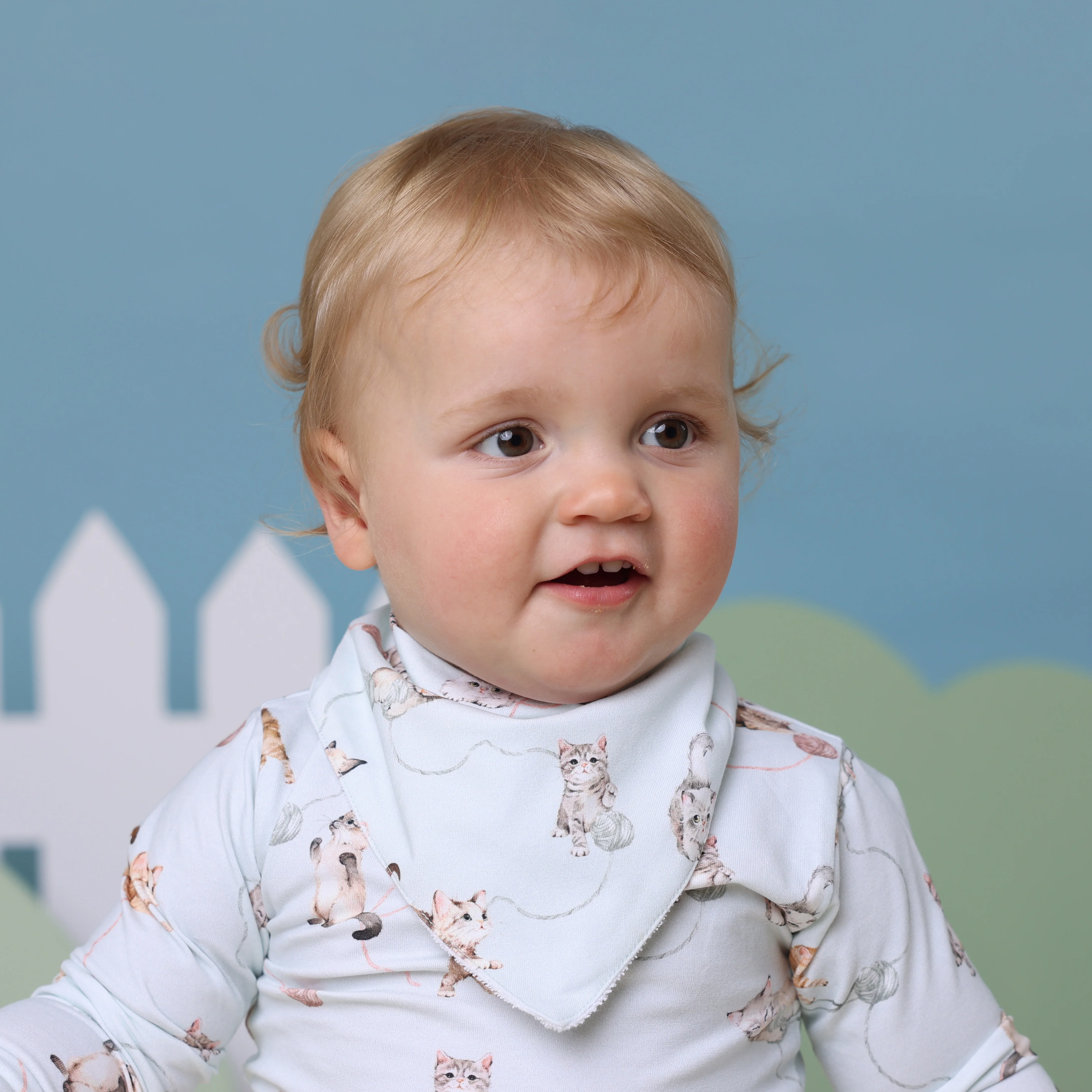 Kittens Organic Dribble Bib - Image 6
