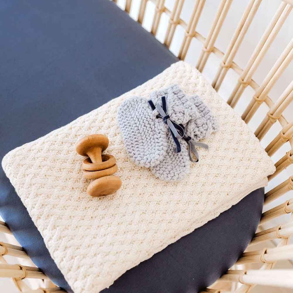Reign Organic Bassinet Sheet / Change Pad Cover - Image 6